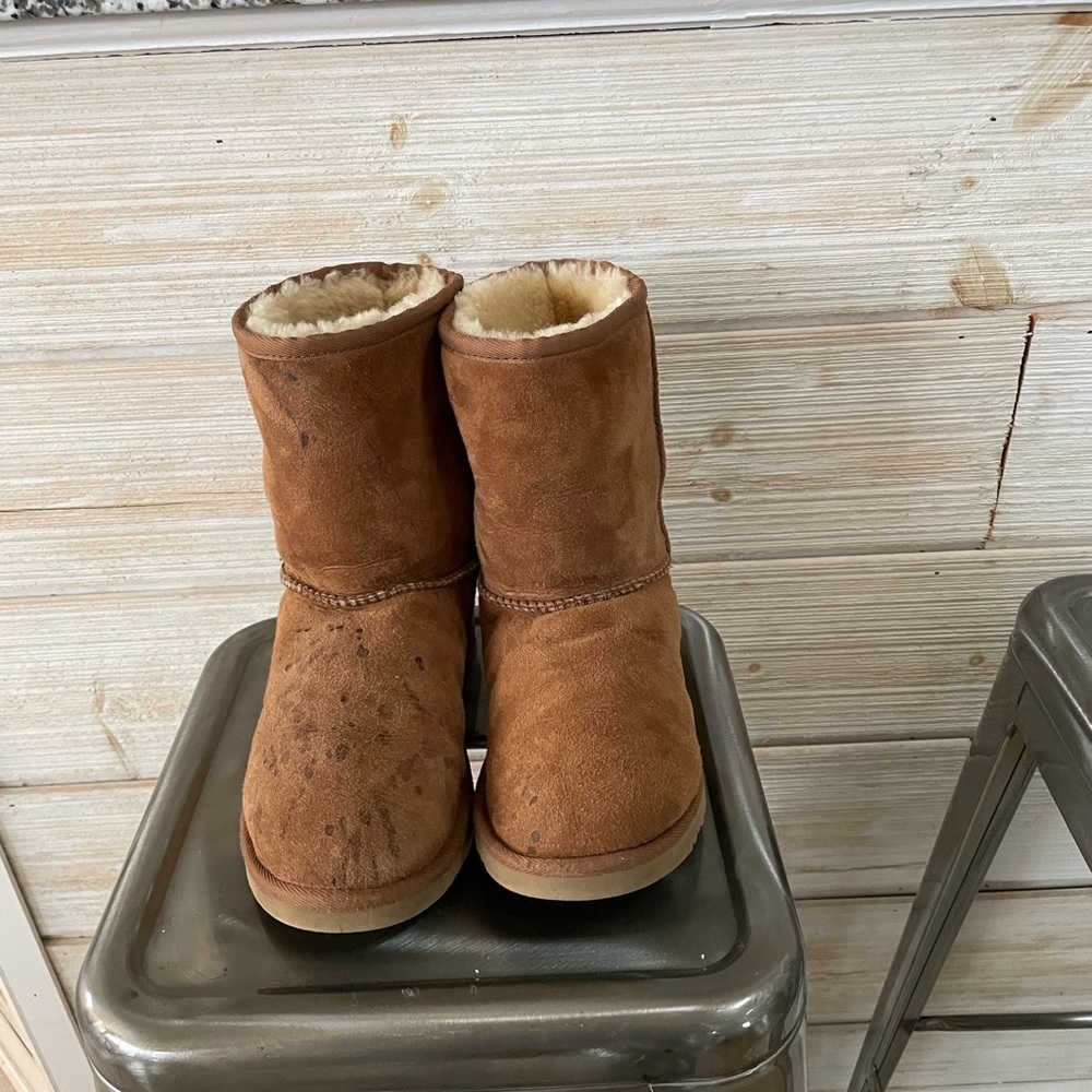 Ugg woman’s size 6 boots